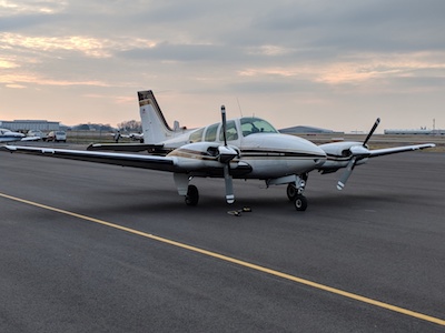 Maker:0x4c,Date:2017-11-6,Ver:4,Lens:Kan03,Act:Lar01,E-ve 1963 Beechcraft Baron - Nashville Flight Training Planes